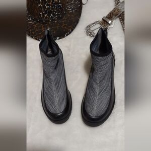 New condition boots for women size 6.5